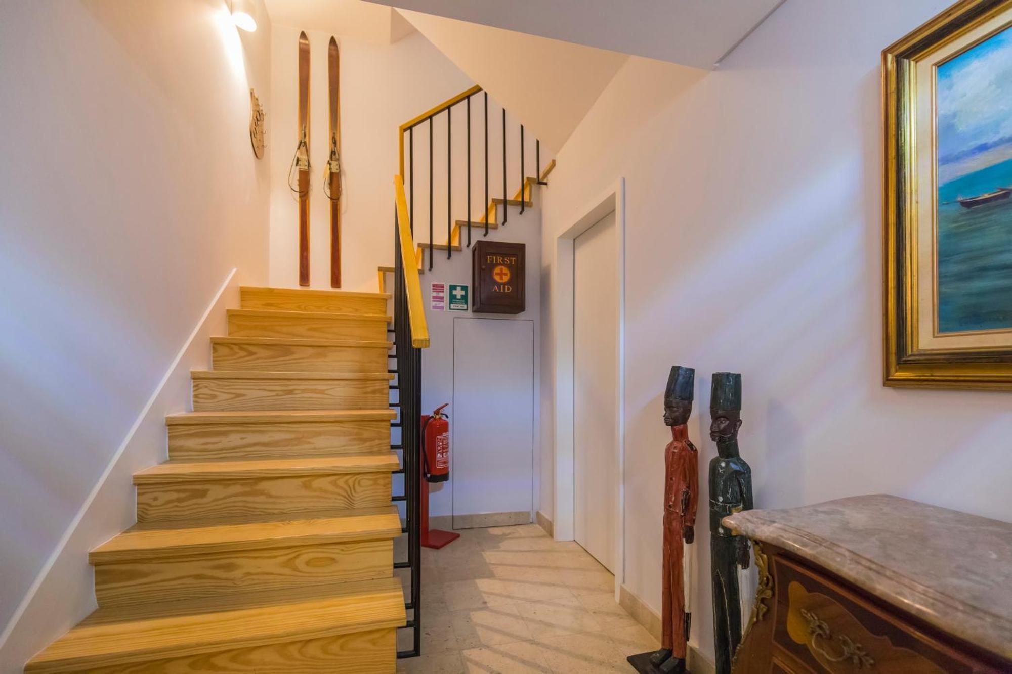 Apartament Lapa House - Historic Elegance Meets Modern Comfort *
